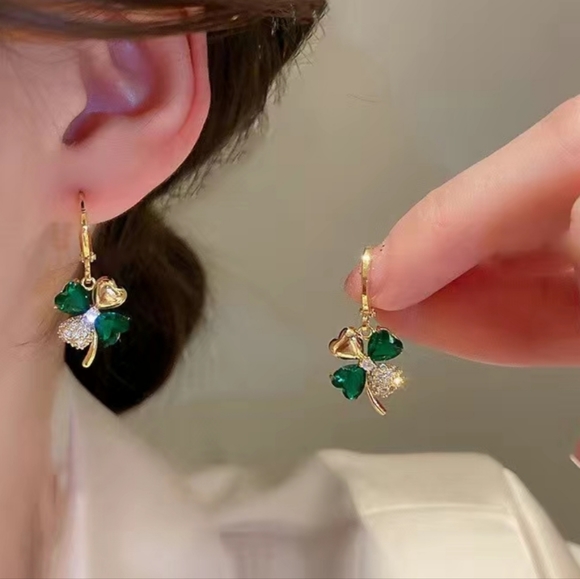 Shamrock Earrings Sterling 925 post NIP Gold Green Rhinestone - Picture 3 of 6